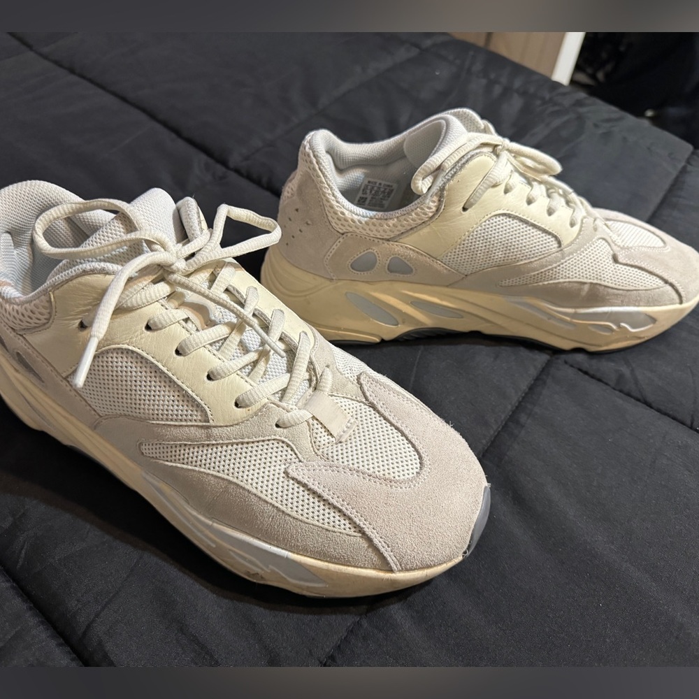 YEEZY BOOST 700 “ANALOG”